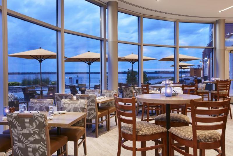 Hotel Courtyard By Marriott Bayfront 3*