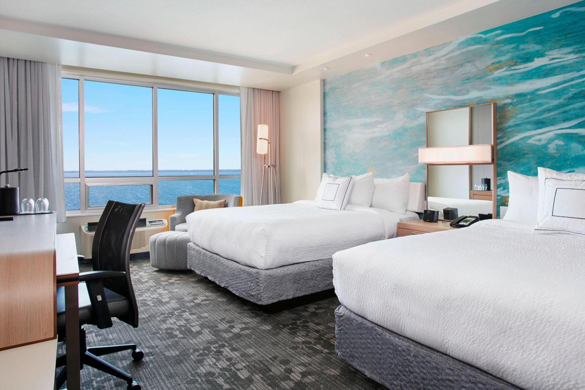 Courtyard By Marriott Bayfront 3*