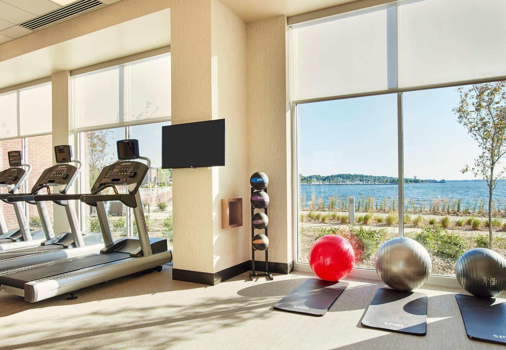 Courtyard By Marriott Bayfront Erie